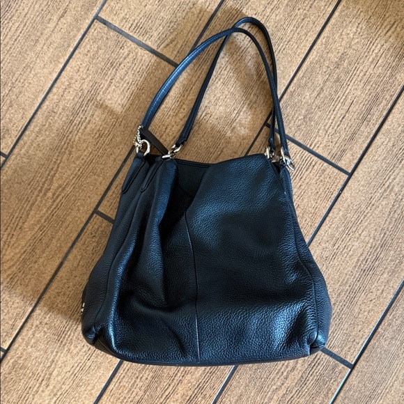 Coach Madison Phoebe Shoulder Bag in black pebbled leather with gold-tone - Picture 4 of 14